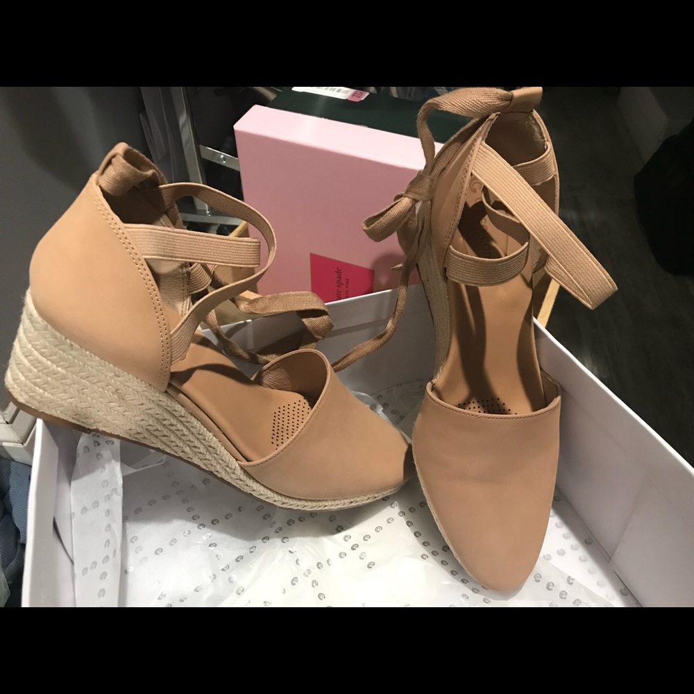 Espadrilles wedge with tie around ankle